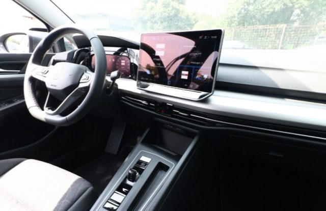 VOLKSWAGEN Golf usata, con Climatizzatore