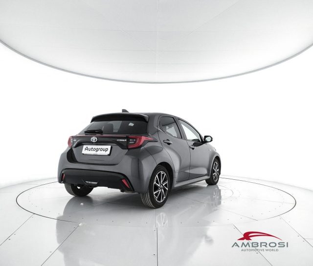 TOYOTA Yaris usata 2