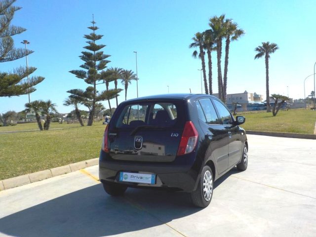 HYUNDAI i10 usata, con Sedile posteriore sdoppiato