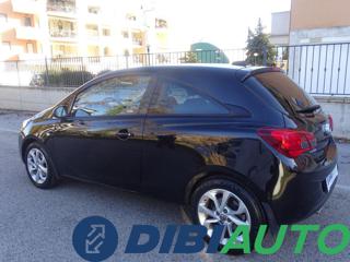 OPEL Corsa usata, con MP3