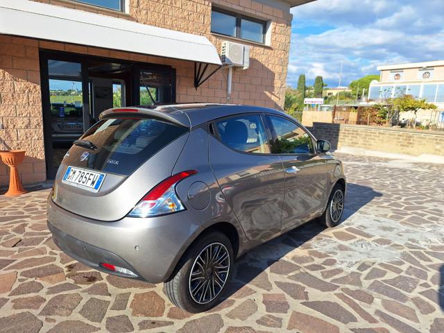 LANCIA Ypsilon usata, con Autoradio