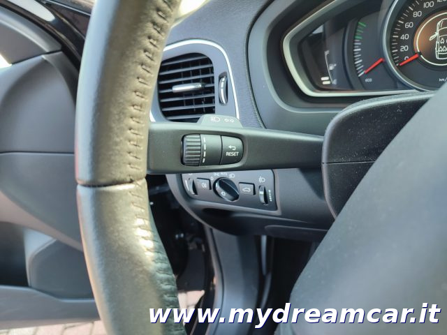 VOLVO V40 usata 22