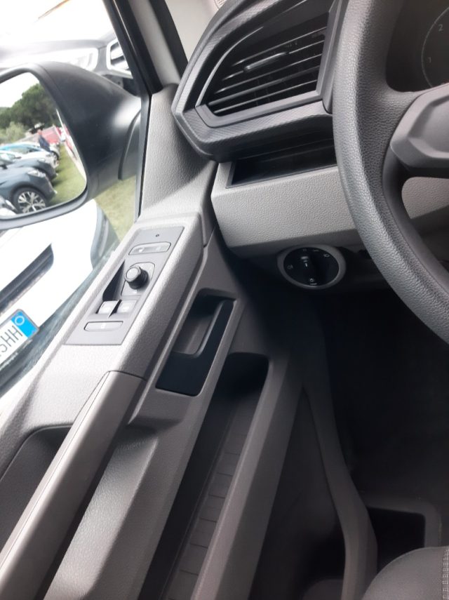 VOLKSWAGEN Transporter usata, con Sensori di parcheggio posteriori