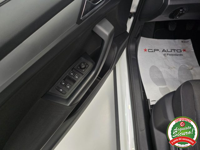 VOLKSWAGEN T-Roc usata, con Fari LED