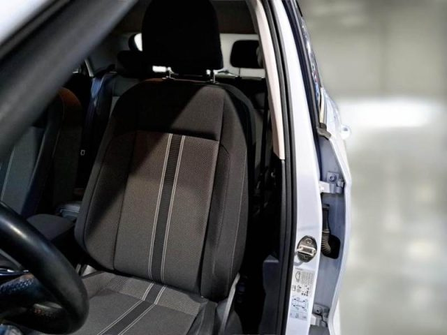 VOLKSWAGEN T-Roc usata, con Cruise Control