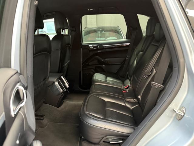 PORSCHE Cayenne usata, con Sedile posteriore sdoppiato