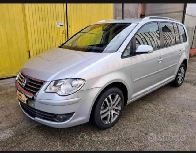 VOLKSWAGEN Touran usata, con ABS