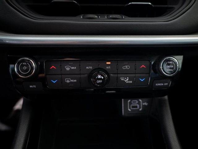 JEEP Compass usata, con Fari LED