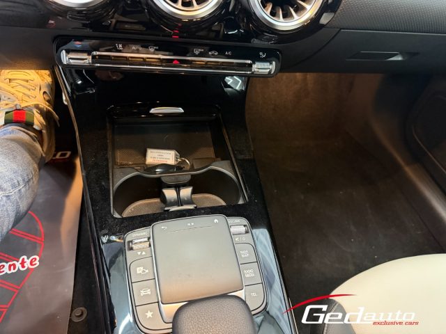MERCEDES-BENZ A 180 usata, con Lettore CD