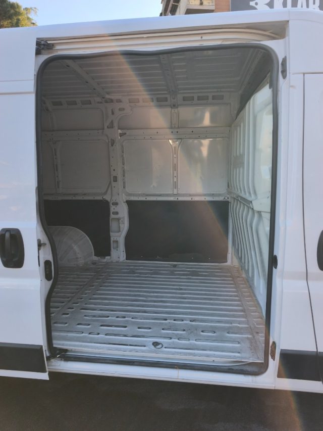 PEUGEOT Boxer usata, con Volante in pelle