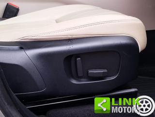 LAND ROVER Range Rover Velar usata, con Touch screen