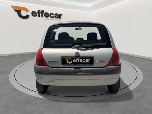 RENAULT Clio usata, con Autoradio