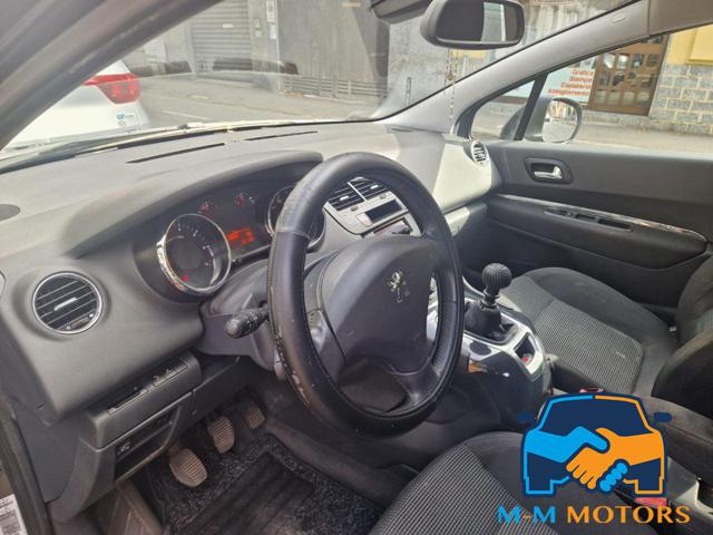PEUGEOT 5008 usata, con Autoradio