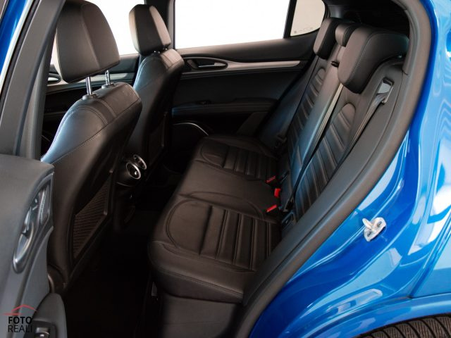 ALFA ROMEO Stelvio usata, con Autoradio digitale