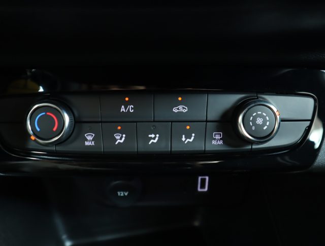 OPEL Corsa usata, con Sedile posteriore sdoppiato