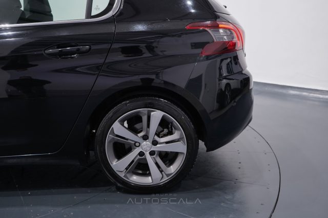 PEUGEOT 308 usata, con Apple CarPlay
