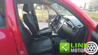 MAHINDRA KUV100 usata, con Bluetooth
