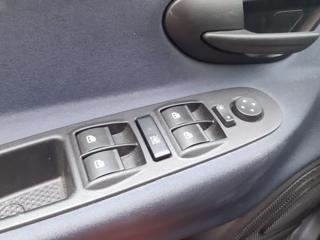 LANCIA Ypsilon usata, con Sedile posteriore sdoppiato