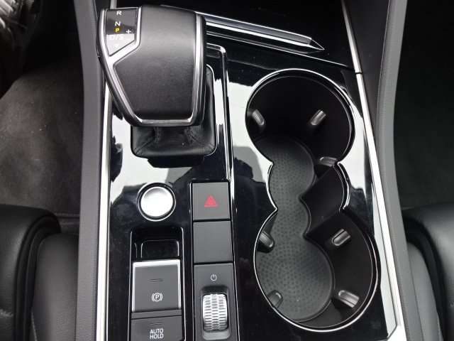 VOLKSWAGEN Touareg usata, con Fari Xenon