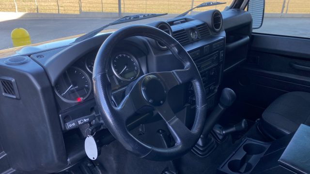 LAND ROVER Defender usata 21