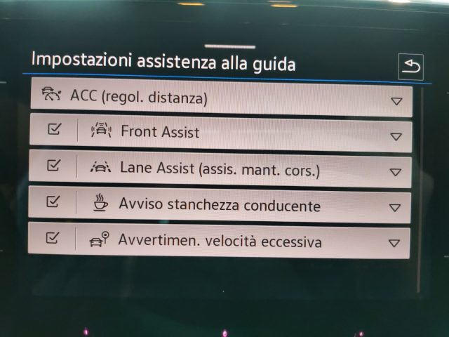 VOLKSWAGEN T-Roc usata, con Controllo automatico clima