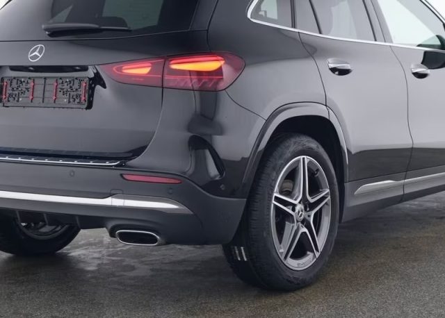MERCEDES-BENZ GLA 180 usata, con Airbag Passeggero
