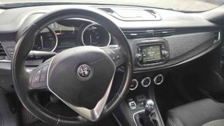 ALFA ROMEO Giulietta usata, con Autoradio