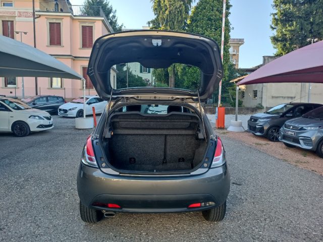 LANCIA Ypsilon usata, con ESP