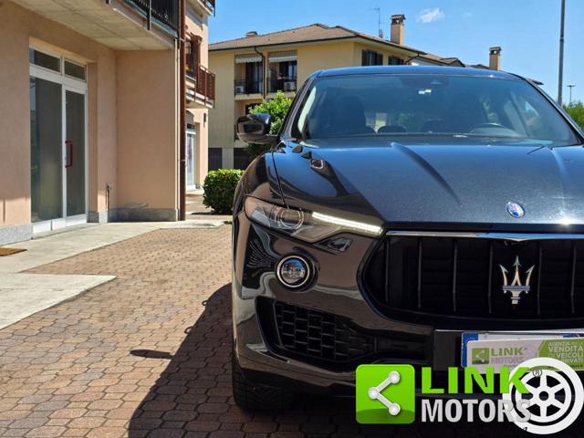 MASERATI Levante usata, con Leve al volante