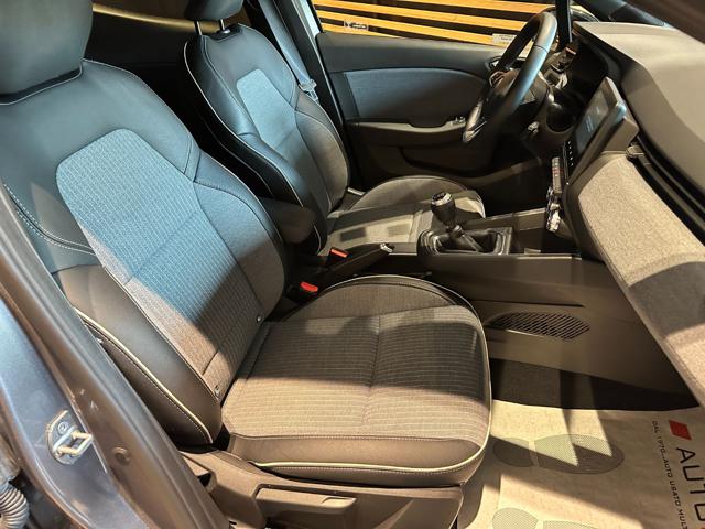 RENAULT Clio usata, con Touch screen