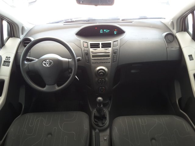 TOYOTA Yaris usata, con Controllo trazione