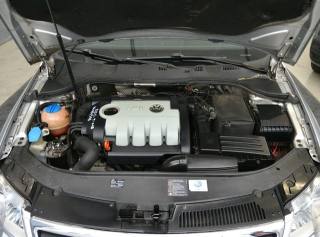 VOLKSWAGEN Passat usata, con Park Distance Control
