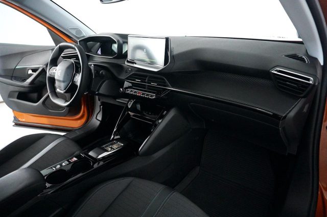 PEUGEOT 2008 usata, con Vetri oscurati