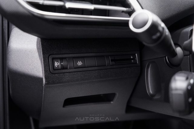 PEUGEOT 3008 usata, con Sistema di navigazione