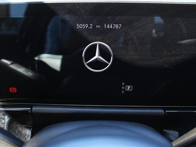 MERCEDES-BENZ GLA 200 usata, con Leve al volante