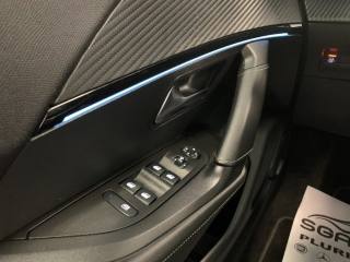 PEUGEOT 2008 usata, con Leve al volante