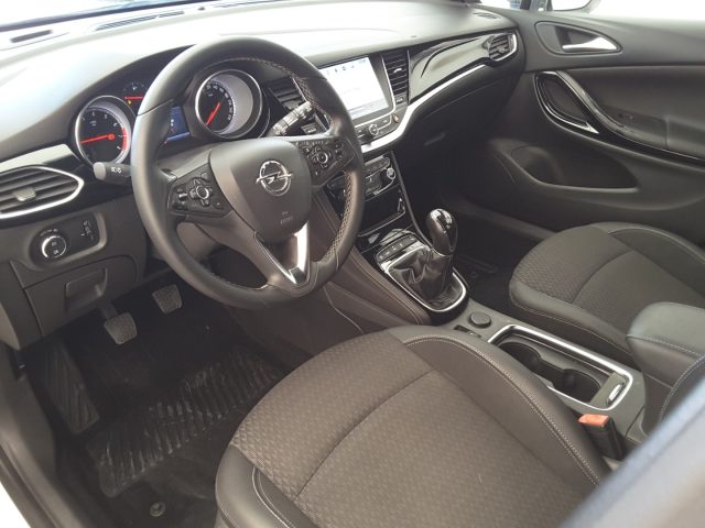 OPEL Astra usata, con Autoradio