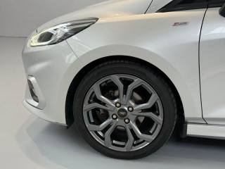 FORD Fiesta usata, con Bluetooth