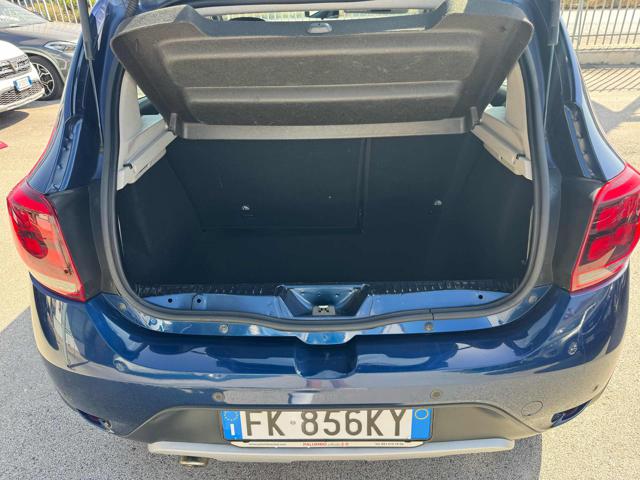 DACIA Sandero usata, con Touch screen