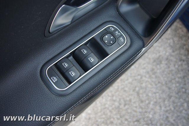 MERCEDES-BENZ A 180 usata, con Specchietti laterali elettrici