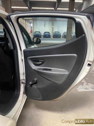 LANCIA Ypsilon usata 25