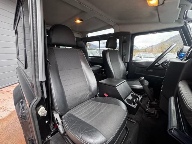 LAND ROVER Defender usata, con Lettore CD