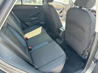 VOLKSWAGEN T-Roc usata 23