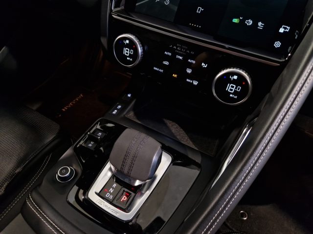JAGUAR E-Pace usata, con Park Distance Control