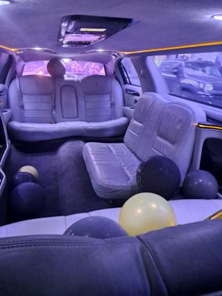 LINCOLN Town Car usata, con Autoradio