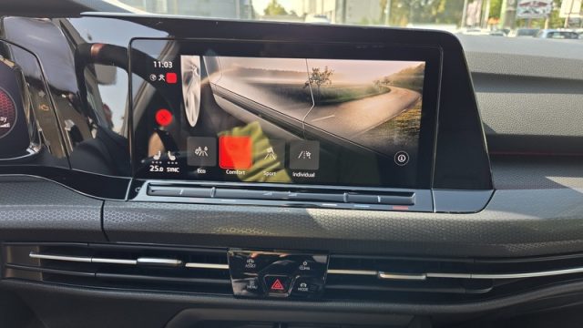 VOLKSWAGEN Golf usata, con Autoradio digitale