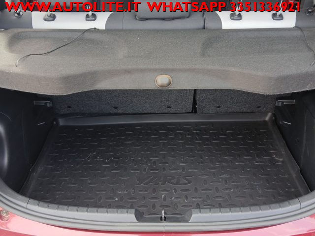 TOYOTA Yaris usata, con Volante multifunzione