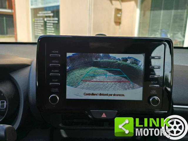 TOYOTA Yaris usata, con USB