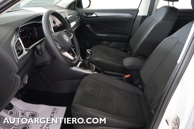 VOLKSWAGEN T-Roc usata, con Autoradio
