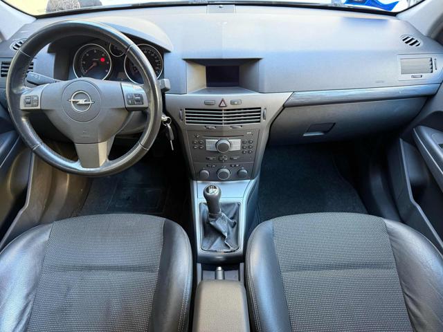 OPEL Astra usata, con Sedile posteriore sdoppiato